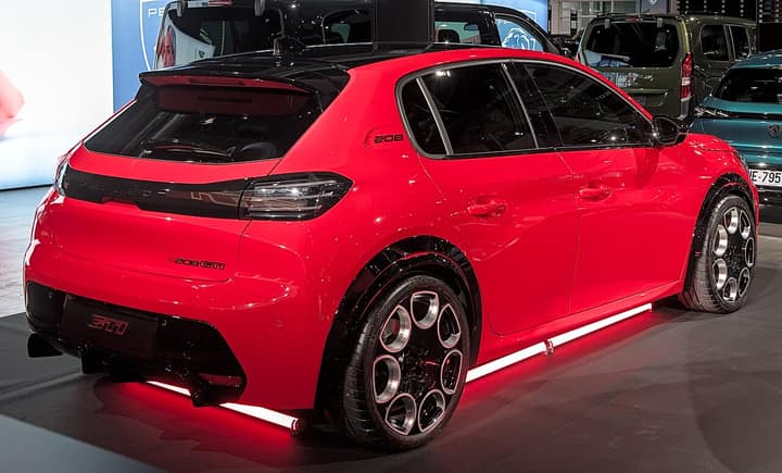 Peugeot E-208 GTi u Opel Corsa GSE: cuál comprar en España en 2026