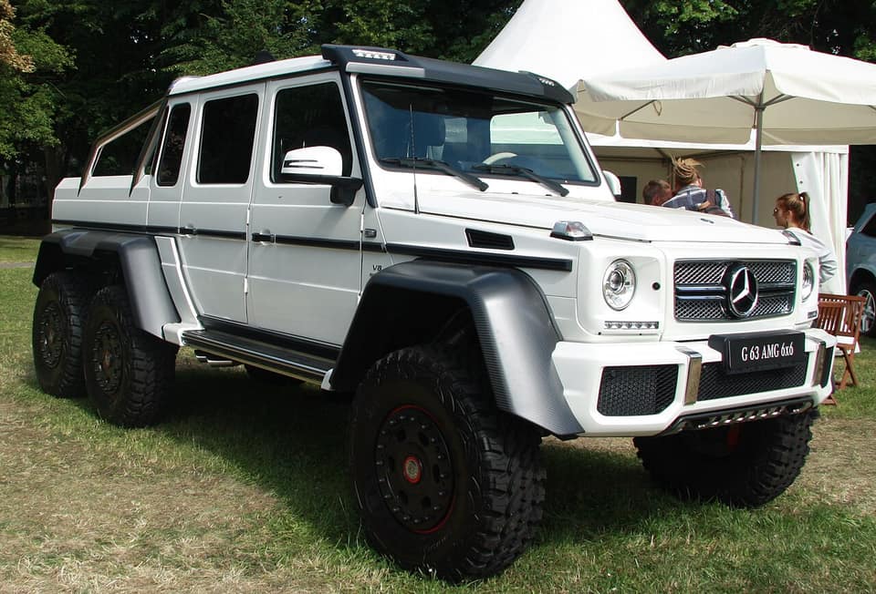 Mercedes-Benz G 63 AMG 6x6 de seis ruedas en una exhibición en 2014